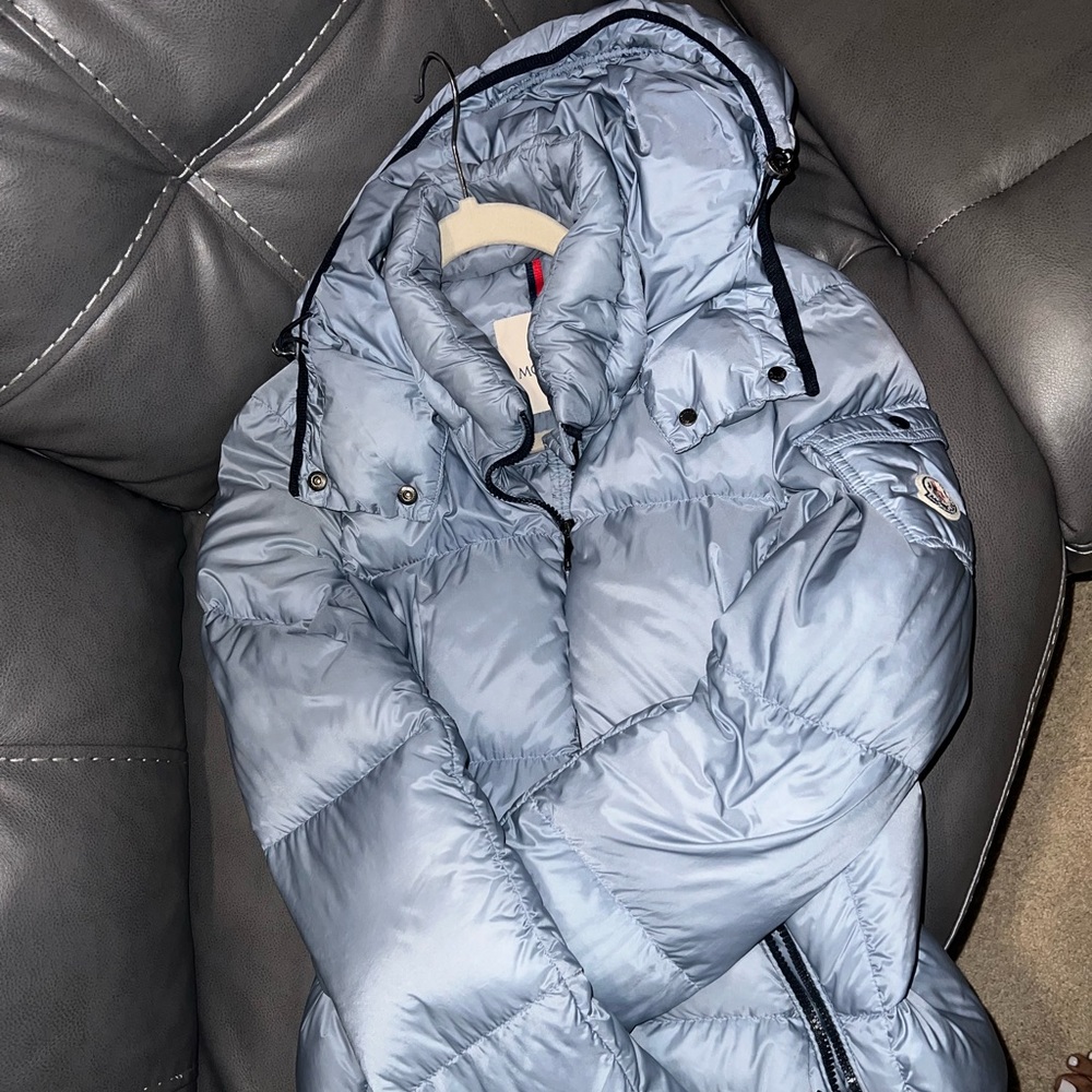 Women’s Moncler coat - Picture 1 of 7